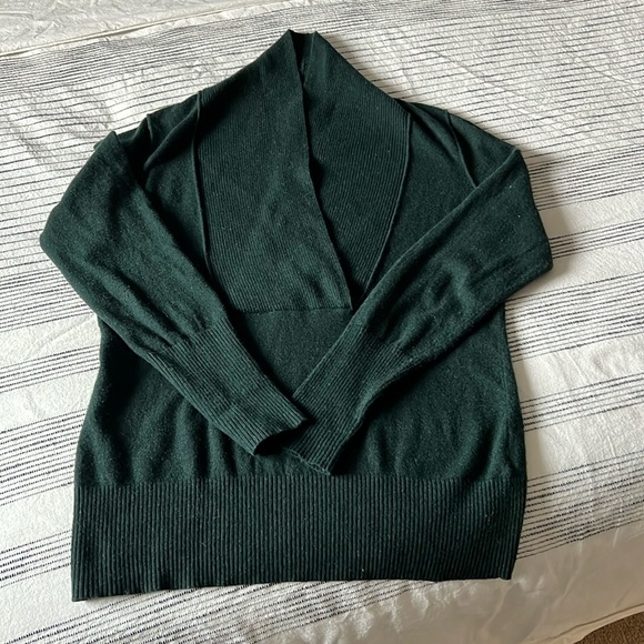 Banana Republic Cashmere Blend Sweater - Picture 1 of 8